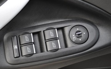 Ford Kuga I 2.0 Duratorq TDCi 140KM 2011 Ford Kuga 2.0 TDCI INDIVIDUAL 4x4 Skora Grz. fotele 2.0 Diesel 140KM, zdjęcie 24