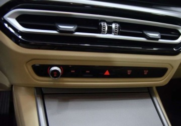 BMW Seria 3 G20-G21 Limuzyna 2.0 318i 156KM 2023 BMW Seria 3 Benzyna 156KM - Polski salon _ Faktura VAT 23 _ 2.0 Benzyna, zdjęcie 25