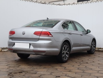 Volkswagen Passat B8 Limousine 2.0 TDI BlueMotion SCR 150KM 2019 VW Passat 2.0 TDI, Automat, Navi, Klima, zdjęcie 4