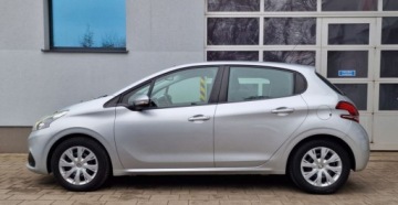 Peugeot 208 I Hatchback 5d Facelifting 1.2 PureTech 82KM 2017 Peugeot 208 Salon PL Faktura VAT Climatronic Czujnik deszczuzmierzchu 1.2, zdjęcie 2