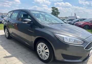 Ford Focus III Kombi Facelifting 1.0 EcoBoost 100KM 2017 Ford Focus Ford Focus, Niski Przebieg 149000km, Nowy Rozrzad, Oplacony, zdjęcie 9
