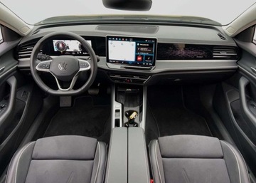 Volkswagen Passat B8 Variant Facelifting 2.0 TDI SCR 150KM 2024 Volkswagen Passat 2.0TDI 150KM Elegance DSG SerwisASO Acc Matrix Hak Navi, zdjęcie 17