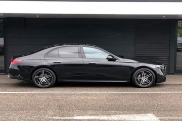 Mercedes Klasa E W214 Sedan 2.0 220d 197KM 2024 E Klasa 220 d 4-Matic AMG 2.0 (197KM) 2024, zdjęcie 2
