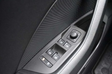 Skoda Octavia IV Kombi 2.0 TDI 150KM 2022 Skoda Octavia 2.0TDI 150KM Style Combi DSG Smartlink Kamera Kessy ACC Ambi, zdjęcie 26