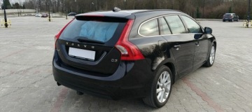 Volvo V60 I Kombi Facelifting 2.0 D3 136KM 2014 Volvo V60 2.0 D3 5-Cylindrów Lift Led Navi Skóra, zdjęcie 2