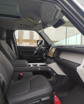 Land Rover Defender IV (L663) 2025 Land Rover Defender Defender MY25.5 3.0D I6 200 PS AWD Auto S 110 3.0 200KM, zdjęcie 14