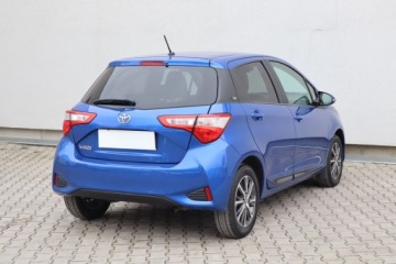Toyota Yaris III Hatchback 5d Facelifting 2017 1.5 Dual VVT-iE 111KM 2020 Toyota Yaris 1.5 Dual VVT-i, Salon Polska, zdjęcie 4
