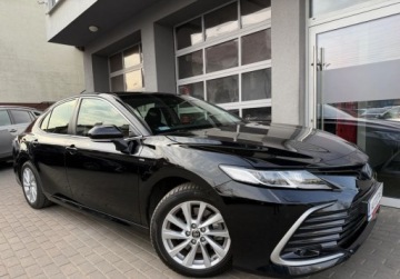 Toyota Camry IX Sedan 2.5 Hybrid Dynamic Force 218KM 2021 Toyota Camry salon Polska, FV-VAT 23, Gwarancja, 1 rej. 2022r. 2.5 Hybryda