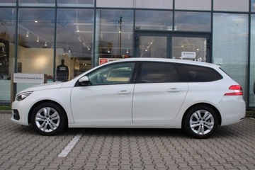 Peugeot 308 II SW Facelifting 1.2 PureTech 110KM 2019 Peugeot 308 EXECUTIVE, zdjęcie 7