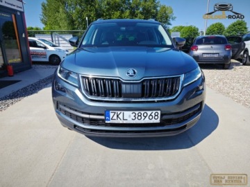 Skoda Kodiaq I SUV 2.0 TDI 190KM 2018 Skoda Kodiaq 2,0 TDI 4X4 190KM skora navi alu pdc kamera 7 osobowy oplacony, zdjęcie 2