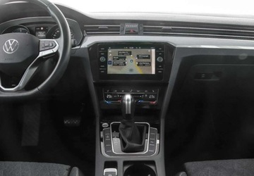 Volkswagen Passat B8 Variant Facelifting 2.0 TDI SCR 200KM 2023 Volkswagen Passat Variant 2.0TDI 200KM DSG, Business, Czujniki parkowania,, zdjęcie 15