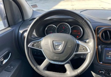 Dacia Lodgy Minivan Facelifting 1.6 SCe 102KM 2018 Dacia Lodgy Dacia Lodgy SCe 100 Stepway 1.6 Benzyna 102KM, zdjęcie 25