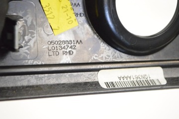 CHRYSLER GRAND VOYAGER 2011 RHD DSAHBOARD KRYT PANELU