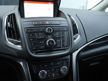 Opel Zafira C Tourer 2.0 CDTI ECOTEC 130KM 2015 Opel Zafira 2.0 CDTI, 7 miejsc, Skóra, Navi, zdjęcie 10