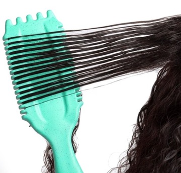 SZCZOTKA DO WŁOSÓW KRĘCONYCH DEFINIUJĄCA LOKI ZWIĘKSZAJĄCA OBJĘTOŚĆ SzW15z