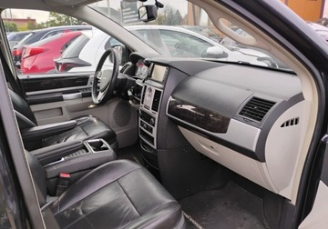 Chrysler Grand Voyager 2.8 CRD 163KM 2010 Chrysler Grand Voyager 2010r, 2.8 DIESEL. AUTOMAT. Uszkodzony tyl. Jezdzi, zdjęcie 7