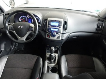Hyundai i30 I Hatchback Facelifting 1.4 DOHC 109KM 2011 Hyundai i30 1.4 Ben.110KM/Klimatronik/Pół, zdjęcie 18