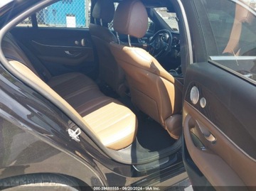 Mercedes Klasa E W213 2021 Mercedes-Benz Klasa E 350 4Matic Pakiet AMG Bogata wersja 2.0 255KM, zdjęcie 13