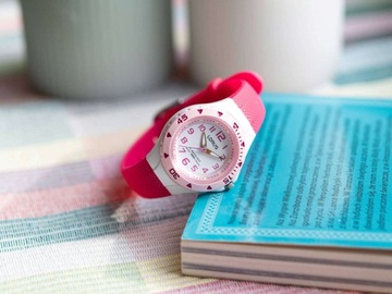 DZIECIĘCY ZEGAREK LORUS R2339DX9 DLA DZIEWCZYNKI