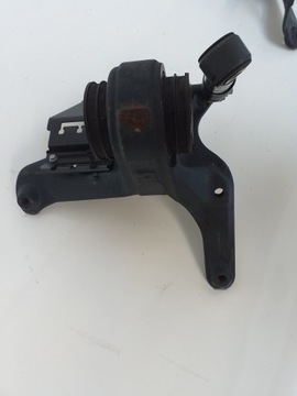 КРОНШТЕЙН ACTROS MP4 LEAP КРЕПЛЕНИЕ ОПРОКИДЫВАЮЩЕЙ КАБИНЫ