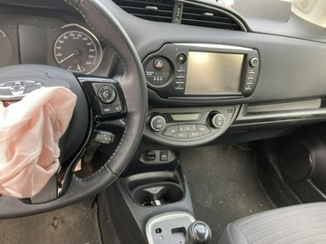 Toyota Yaris III 2018 Toyota Yaris Hybrid 1.5 VVT-i Model 2019 Salon PL, zdjęcie 12