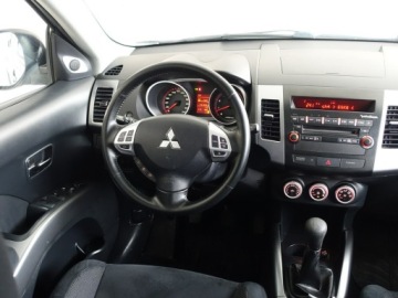 Mitsubishi Outlander II 2.4 MIVEC 170KM 2009 Mitsubishi Outlander 2.4, zdjęcie 22