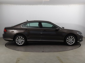 Volkswagen Passat B8 Limousine 2.0 TSI BlueMotion Technology 220KM 2017 VW Passat 2.0 TSI, Salon Polska, Serwis ASO, zdjęcie 5