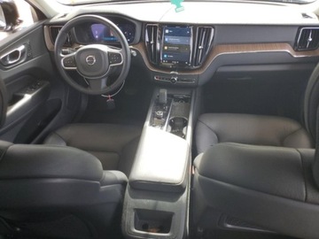 Volvo XC60 II 2022 Volvo XC 60 2022, 2.0l, FWD, niski przebieg 2.0 Benzyna 247KM, zdjęcie 8