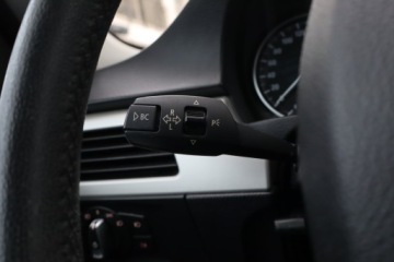 BMW Seria 3 E90-91-92-93 Touring E91 2.0 318d 143KM 2012 BMW 3 318 d, Navi, Xenon, Klima, Klimatronic, zdjęcie 18