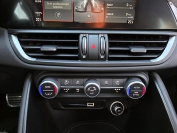 Alfa Romeo Giulia II Sedan Facelifting 2.0 Turbo 280KM 2023 ALFA ROMEO GIULIA ESTREMA A TI Q4, 2.0l Turbo 280KM Bezwypadkowy 23,434km, zdjęcie 20