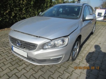 Volvo V60 I Kombi Facelifting 2.0 D2 DRIVE-E 120KM 2017 Volvo v60 I lift KINETIC 2017r uszkodzony 2,0 120KM 88kW