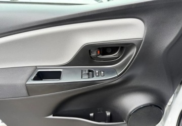 Toyota Yaris III Hatchback 5d Facelifting 2017 1.5 Dual VVT-iE 111KM 2019 Toyota Yaris salon Polska, FV-VAT 23, 1 rej 2020 r., lakier fabryczny 1.5, zdjęcie 8