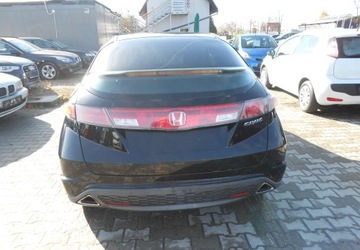 Honda Civic VIII Hatchback 3d 1.8 i-VTEC 140KM 2007 Honda Civic Honda Civic VIII 1.8 Benzyna 140 KM 1.8 Benzyna 140KM, zdjęcie 5