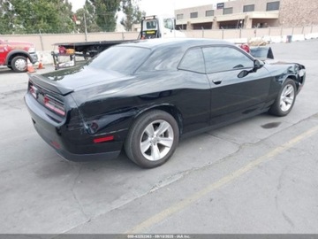 Dodge Challenger III 2023 Dodge Challenger DODGE CHALLENGER SXT 3.6 Benzyna 303KM, zdjęcie 4