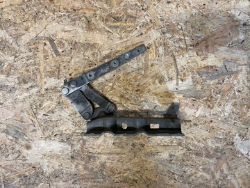 ZAWIAS MASKI PRAWY MB C-KLASA W203 A2038800428 744