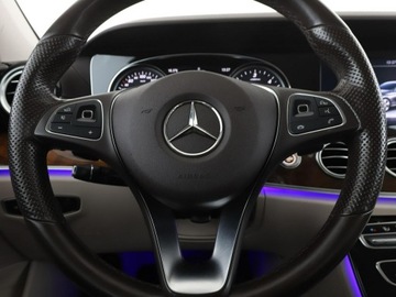 Mercedes Klasa E W213 Limuzyna 2.0 220d 194KM 2016 Mercedes E 220 Avantgarde Automat Navi Kamera, zdjęcie 20