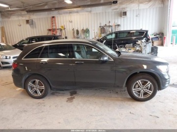 Mercedes GLC C253 2021 Mercedes-Benz GLC 300 4Matic Suv 2021 2.0l 2.0 Benzyna 255KM, zdjęcie 6