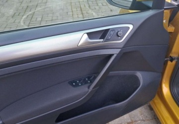 Volkswagen Golf VII Hatchback 3d Facelifting 1.0 TSI 110KM 2018 Volkswagen Golf VII 1.0 TSI BMT Trendline Benzyna 110KM, zdjęcie 14