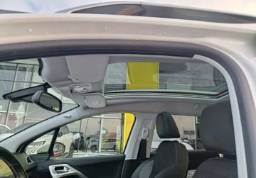 Peugeot 2008 I SUV Facelifting 1.2 PureTech 110KM 2019 Peugeot 2008 Pierwszy wlasciicel. Salon Polska 1.2 Benzyna 110KM, zdjęcie 11