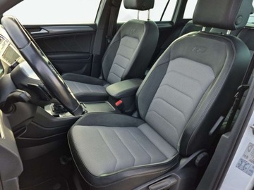 Volkswagen Tiguan II SUV 2.0 TSI 230KM 2018 Volkswagen Tiguan Salon PL R-line 230km 4motion Panorama KameraModel 2019, zdjęcie 13