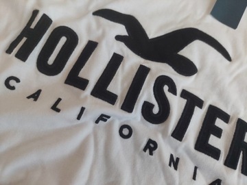 Hollister by Abercrombie - Long-Sleeve Logo Graphic Tee - M -
