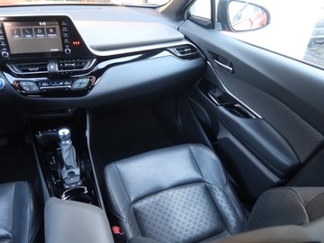 Toyota C-HR I Crossover Facelifting 2.0 Hybrid Dynamic Force 184KM 2020 Toyota C-HR 2.0 Hybrid, Salon Polska, Serwis ASO, zdjęcie 7