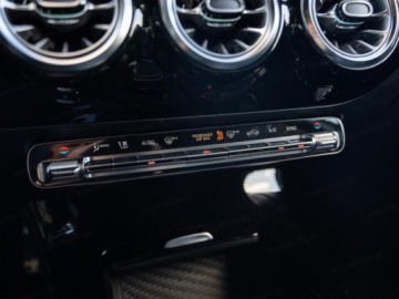 Mercedes Klasa A W177/V177 Hatchback Facelifting 2.0 200d 150KM 2025 MERCEDES-BENZ A Klasa 200 d AMG Line 2.0 (150KM) 2025, zdjęcie 12