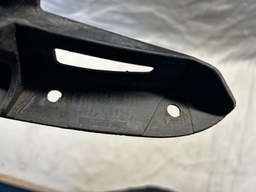 AUDI TT TTS TTRS 8J0 2006- VÝZTUHA NÁRAZNÍKU PRAVÝ PŘEDNÍ 8J0807184B