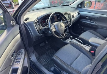 Mitsubishi Outlander III SUV Facelifting 2015 2.2 DI-D 150KM 2016 Mitsubishi Outlander 2,2 150KM AWD AUTOMAT 7os FullLED I wlasciciel Salon, zdjęcie 17
