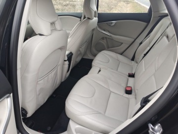 Volvo V40 II Hatchback Facelifting 2.0 D3 150KM 2016 volvo v40 Salon POLSKA, zdjęcie 3