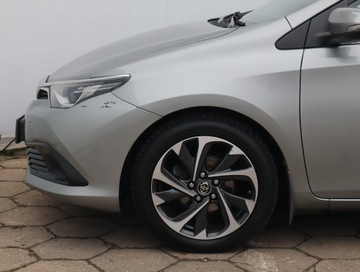 Toyota Auris II Touring Sports Facelifting 1.6 Valvematic 132KM 2015 Toyota Auris 1.6 Valvematic, Salon Polska, zdjęcie 12