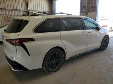 Toyota Sienna III 2022 Toyota Sienna 2022 TOYOTA SIENNA XSE, silnik 2.5 L, 2.5 Hybryda 245KM, zdjęcie 3