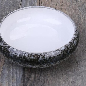 Тарелку для специй можно использовать в микроволновой печи.