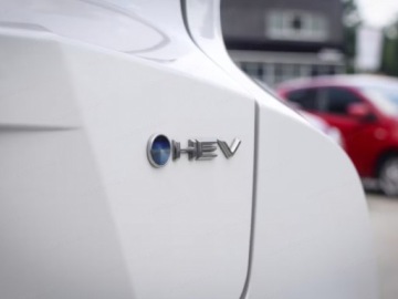 Toyota C-HR II SUV 1.8 Hybrid 140KM 2026 Od ręki - Style 1.8 Hybrid 140KM | Podgrzewane fotele!, zdjęcie 4